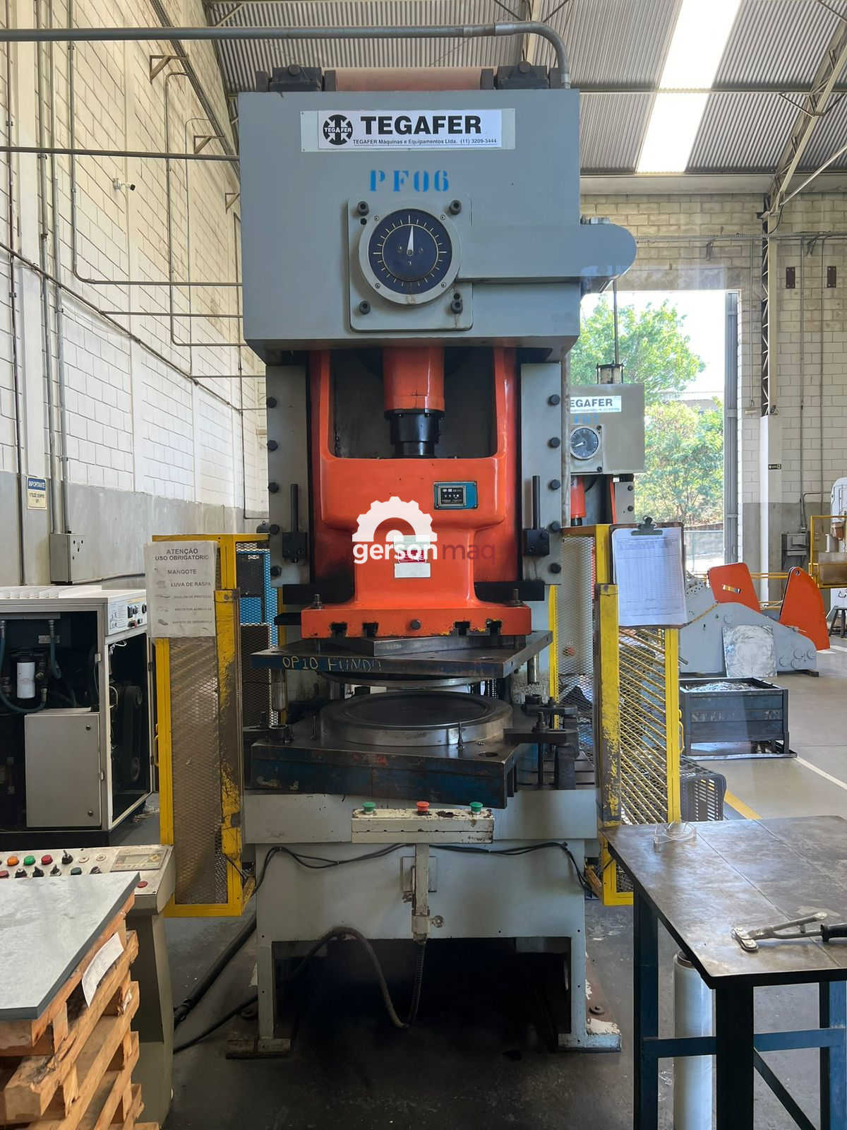 PRESA EXCENTRICA FREIO FRICCAO 160 TON JH21-160